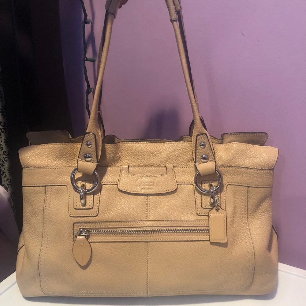 Coach purse LIGHTLY USED